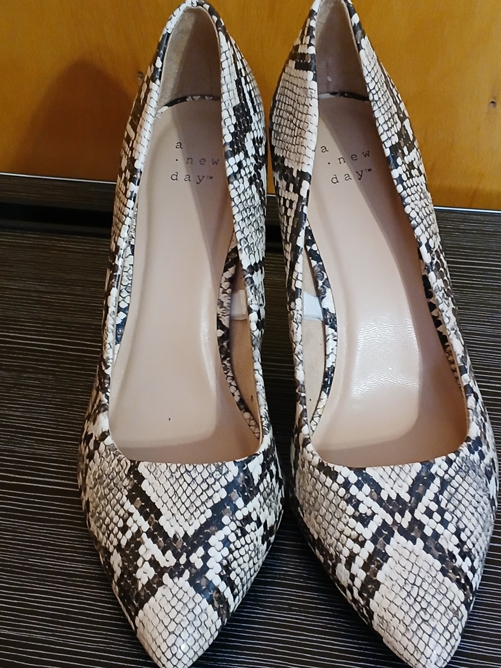 a new day Snake Print Pointed Toe Pumps in Black and Cream